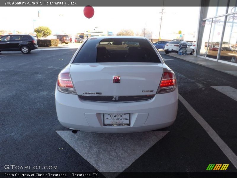 Polar White / Black 2009 Saturn Aura XR