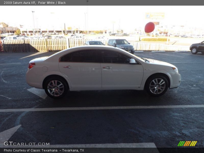 Polar White / Black 2009 Saturn Aura XR