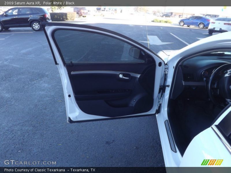 Polar White / Black 2009 Saturn Aura XR