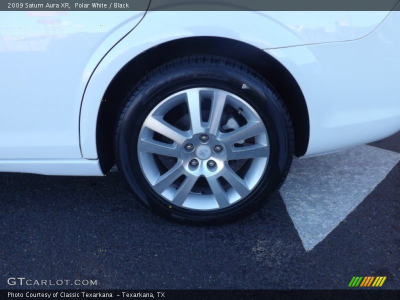 Polar White / Black 2009 Saturn Aura XR