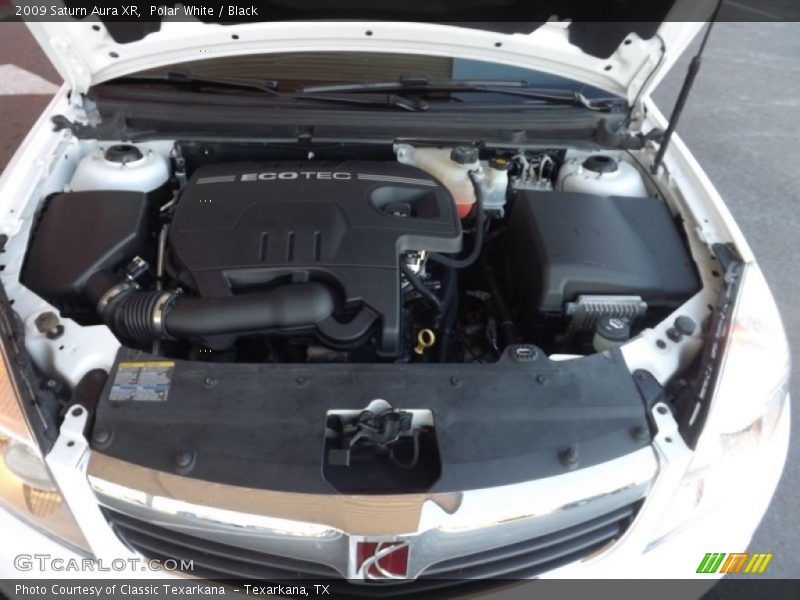 Polar White / Black 2009 Saturn Aura XR