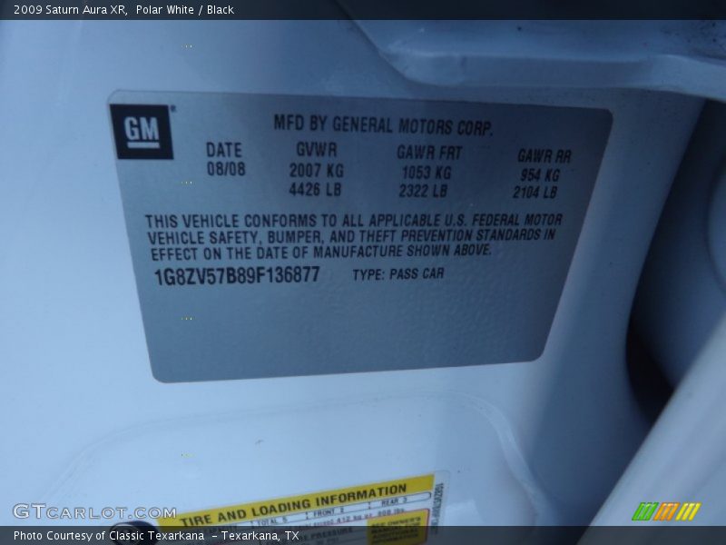 Polar White / Black 2009 Saturn Aura XR