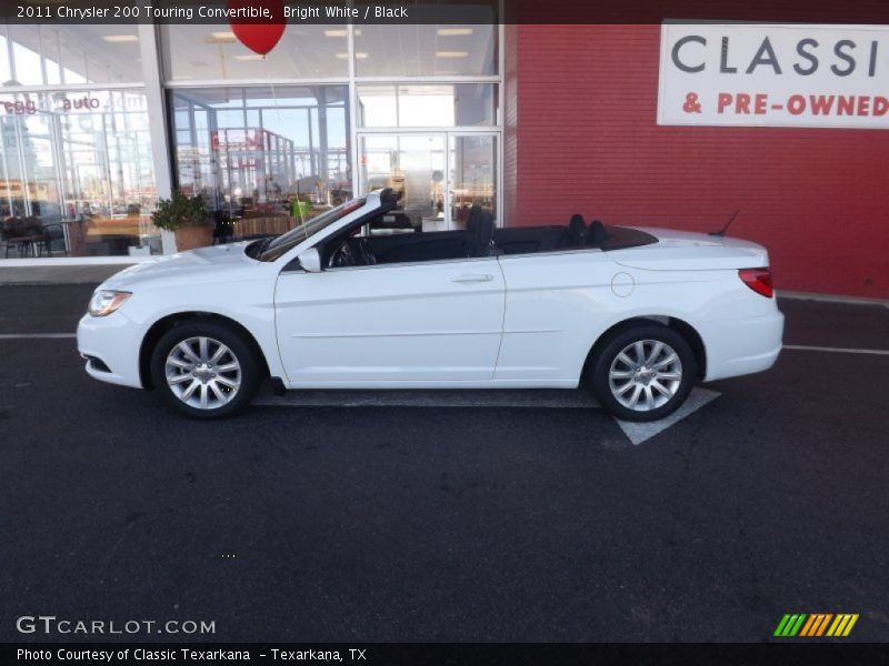 Bright White / Black 2011 Chrysler 200 Touring Convertible