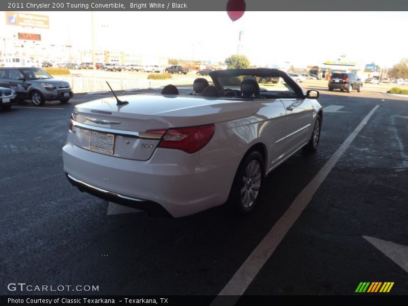 Bright White / Black 2011 Chrysler 200 Touring Convertible