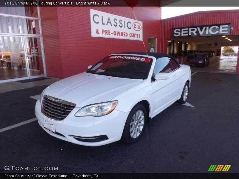 Bright White / Black 2011 Chrysler 200 Touring Convertible