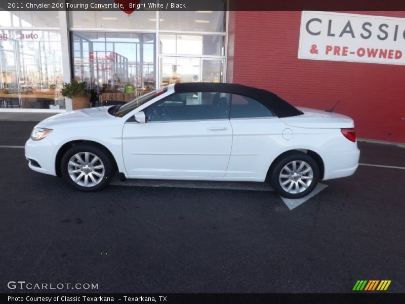 Bright White / Black 2011 Chrysler 200 Touring Convertible