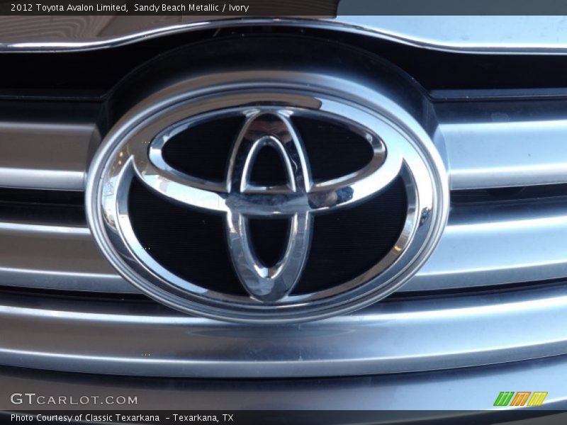 Sandy Beach Metallic / Ivory 2012 Toyota Avalon Limited