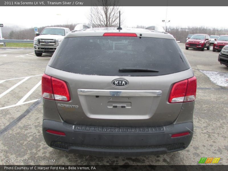 Titanium Silver / Gray 2011 Kia Sorento LX V6