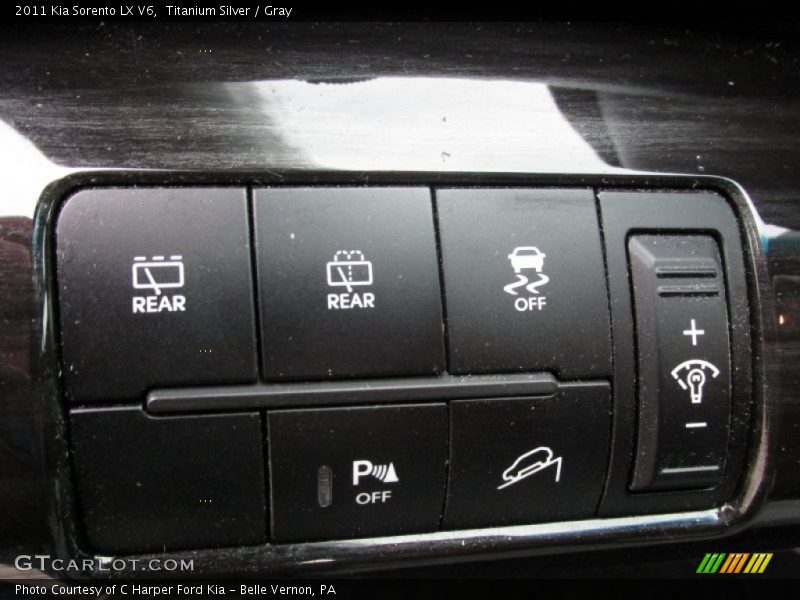 Titanium Silver / Gray 2011 Kia Sorento LX V6