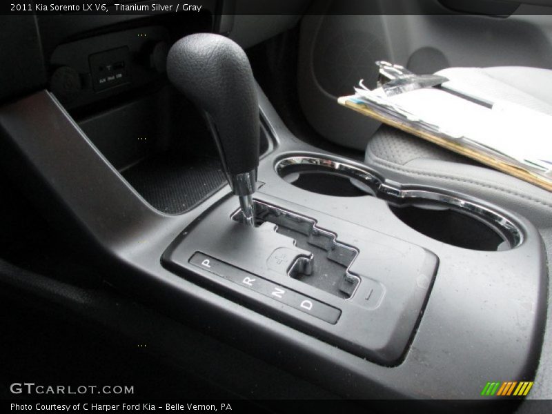 Titanium Silver / Gray 2011 Kia Sorento LX V6
