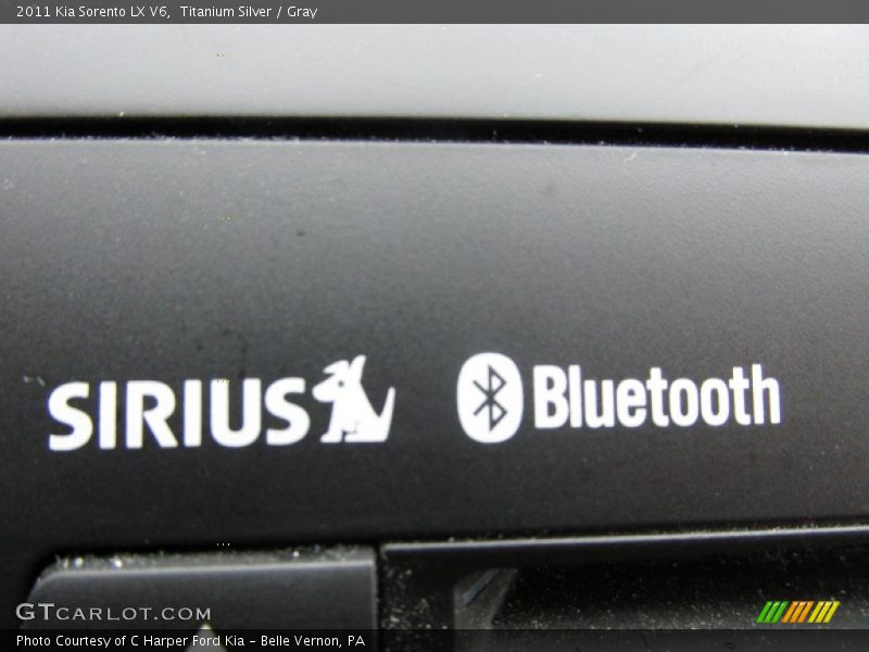 Titanium Silver / Gray 2011 Kia Sorento LX V6