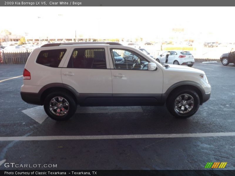 Clear White / Beige 2009 Kia Borrego LX V6