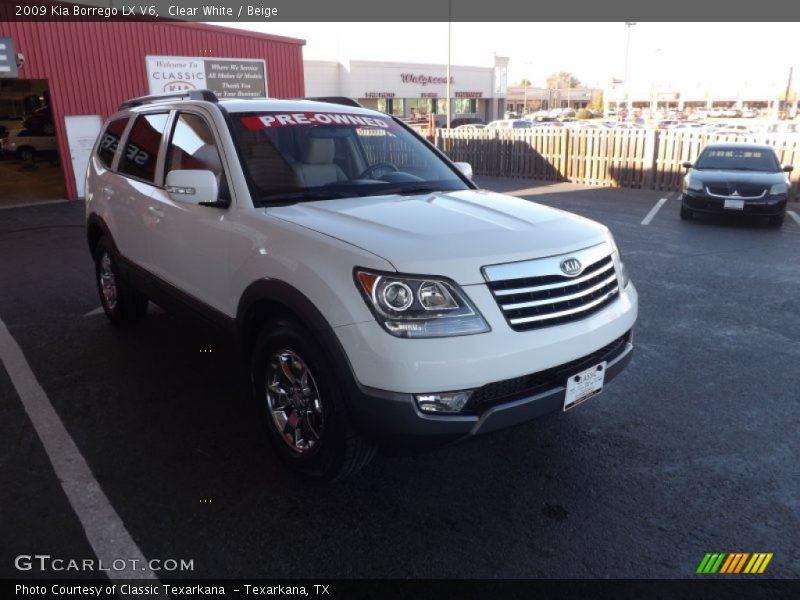 Clear White / Beige 2009 Kia Borrego LX V6