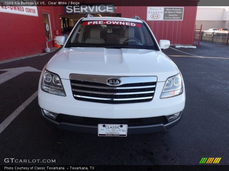 Clear White / Beige 2009 Kia Borrego LX V6