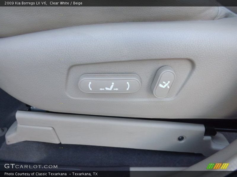 Clear White / Beige 2009 Kia Borrego LX V6
