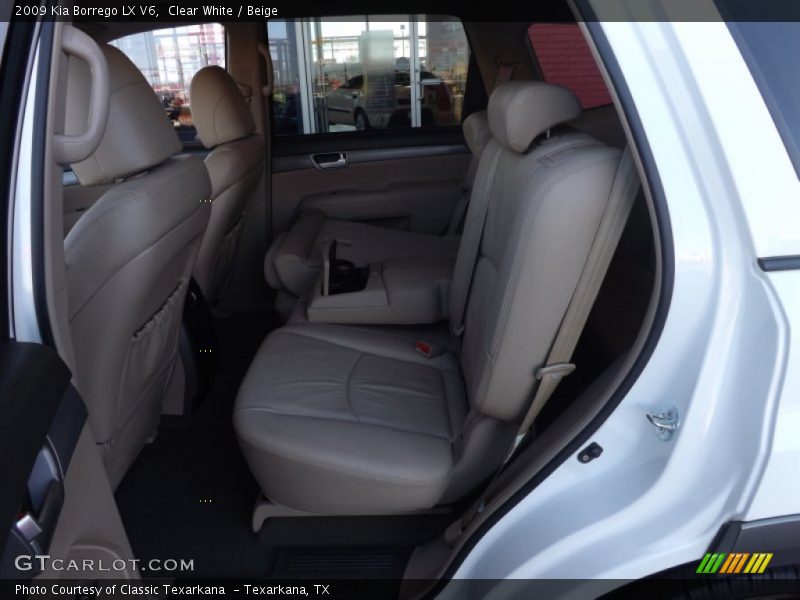 Clear White / Beige 2009 Kia Borrego LX V6
