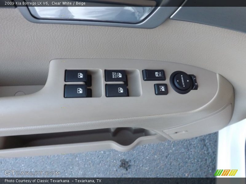 Clear White / Beige 2009 Kia Borrego LX V6