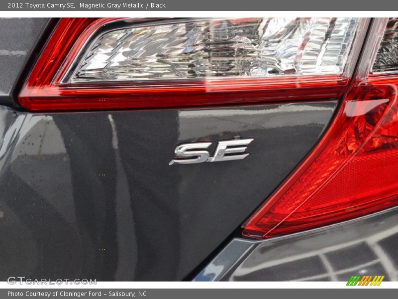 Magnetic Gray Metallic / Black 2012 Toyota Camry SE