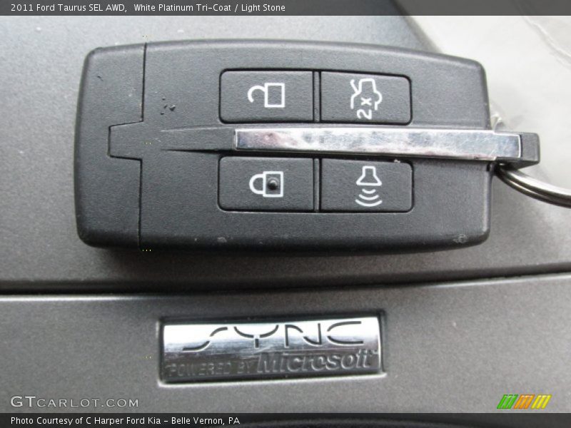 White Platinum Tri-Coat / Light Stone 2011 Ford Taurus SEL AWD