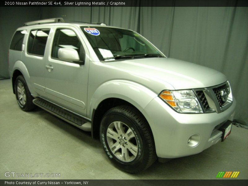 Silver Lightning Metallic / Graphite 2010 Nissan Pathfinder SE 4x4