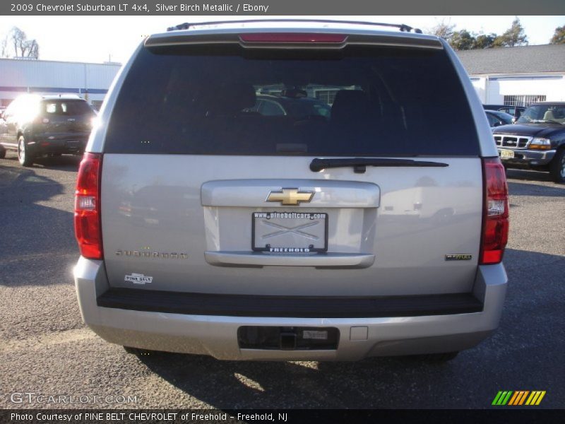 Silver Birch Metallic / Ebony 2009 Chevrolet Suburban LT 4x4