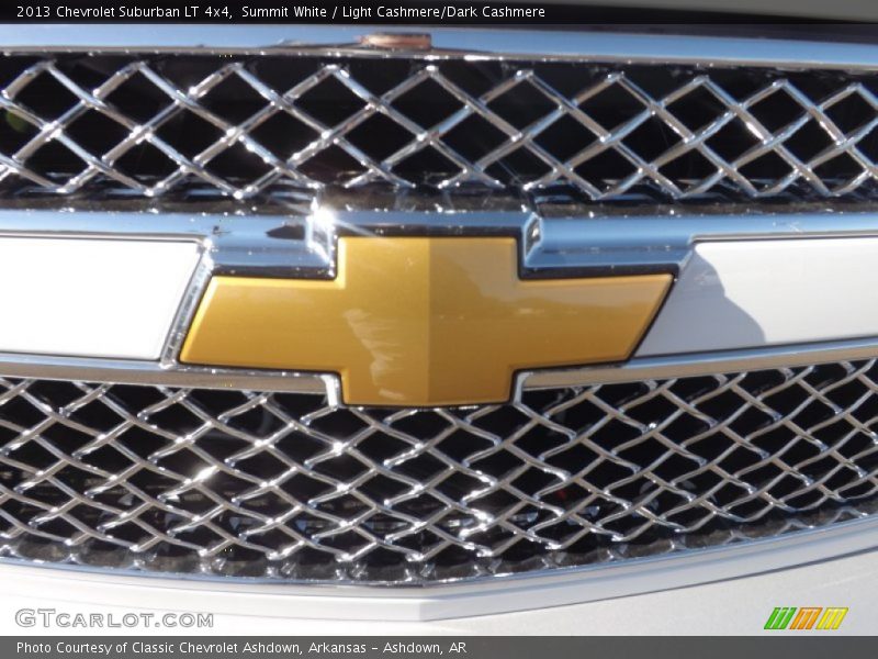 Summit White / Light Cashmere/Dark Cashmere 2013 Chevrolet Suburban LT 4x4