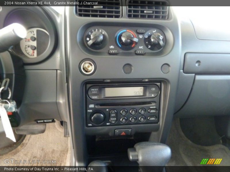 Granite Metallic / Charcoal 2004 Nissan Xterra XE 4x4