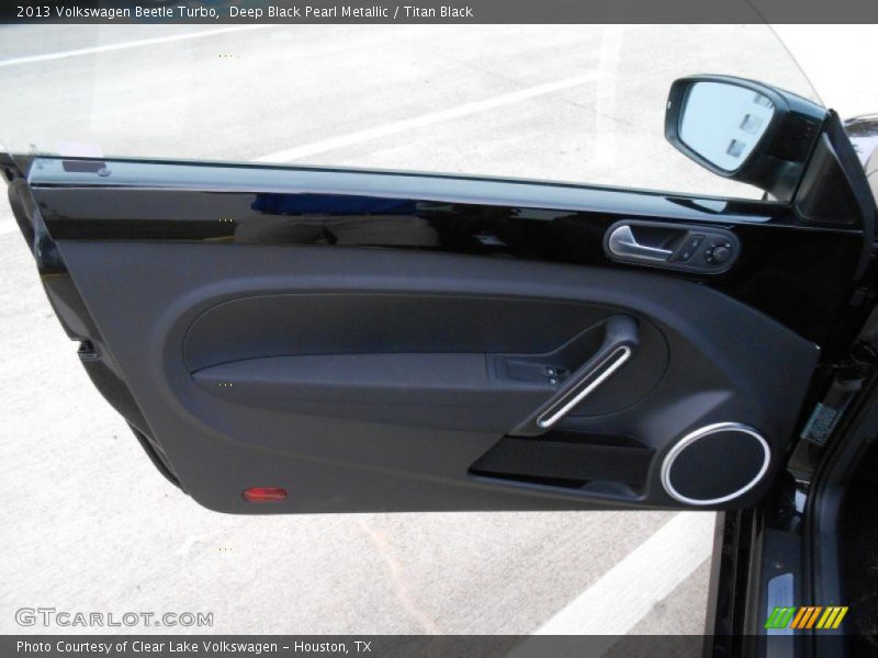 Deep Black Pearl Metallic / Titan Black 2013 Volkswagen Beetle Turbo