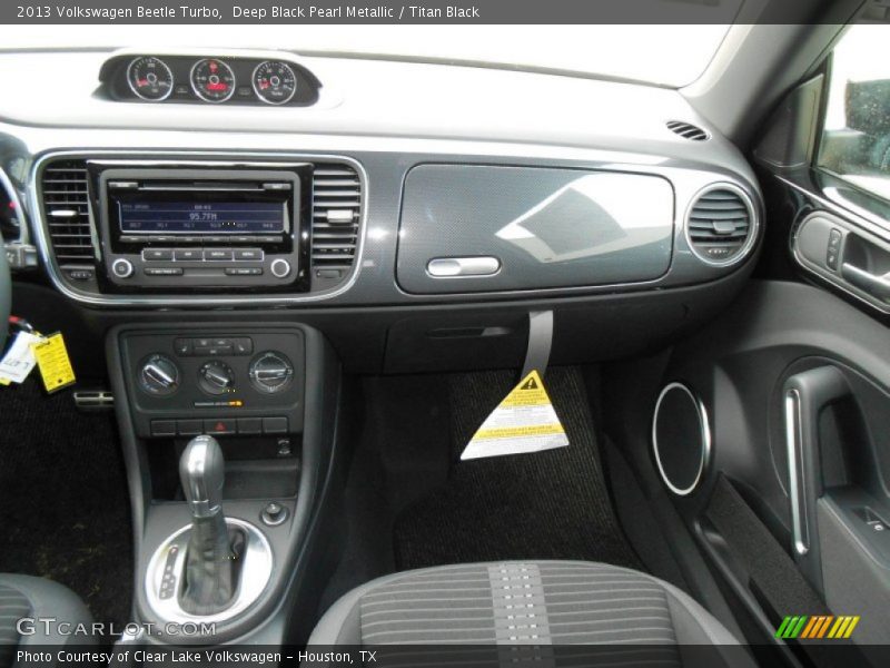 Deep Black Pearl Metallic / Titan Black 2013 Volkswagen Beetle Turbo