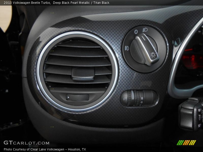 Deep Black Pearl Metallic / Titan Black 2013 Volkswagen Beetle Turbo