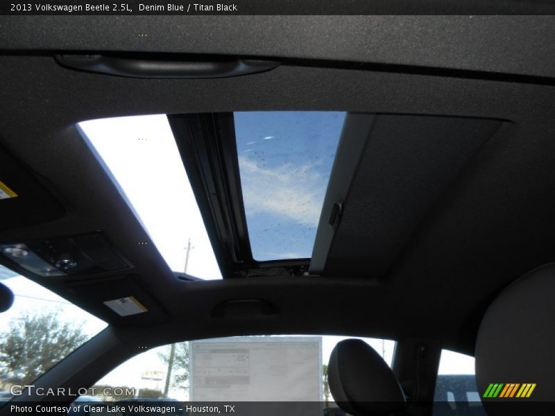 Denim Blue / Titan Black 2013 Volkswagen Beetle 2.5L