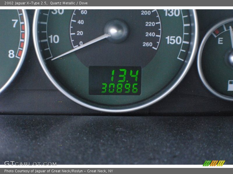 Quartz Metallic / Dove 2002 Jaguar X-Type 2.5