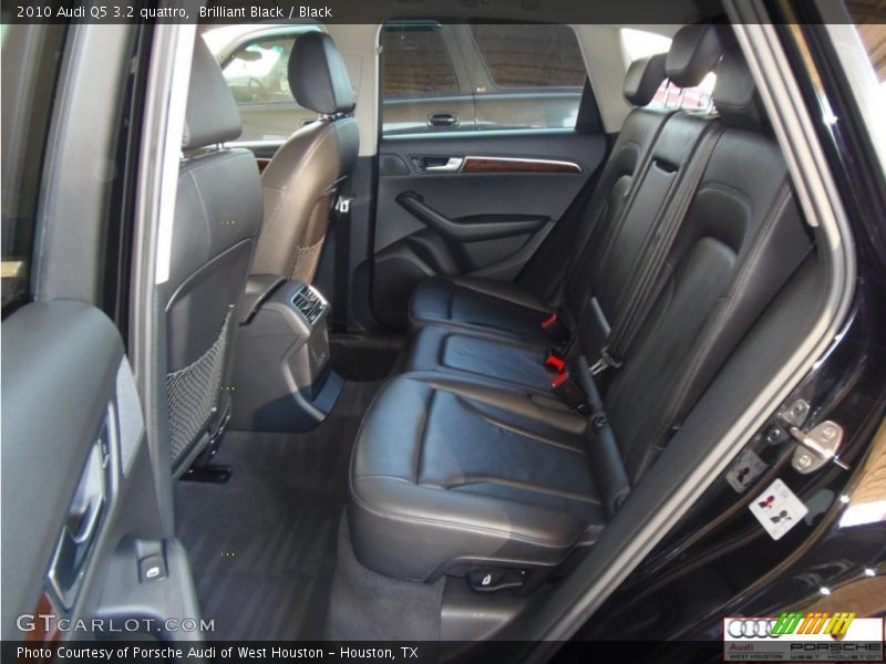 Brilliant Black / Black 2010 Audi Q5 3.2 quattro