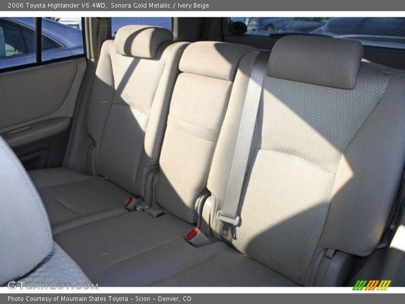 Sonora Gold Metallic / Ivory Beige 2006 Toyota Highlander V6 4WD