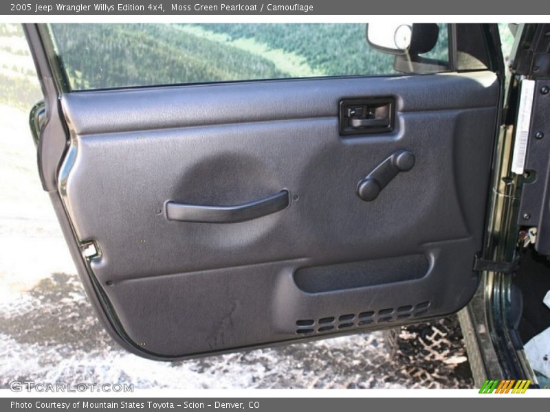 Door Panel of 2005 Wrangler Willys Edition 4x4