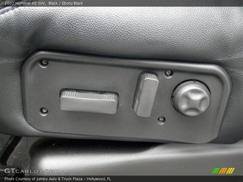 Controls of 2007 H2 SUV