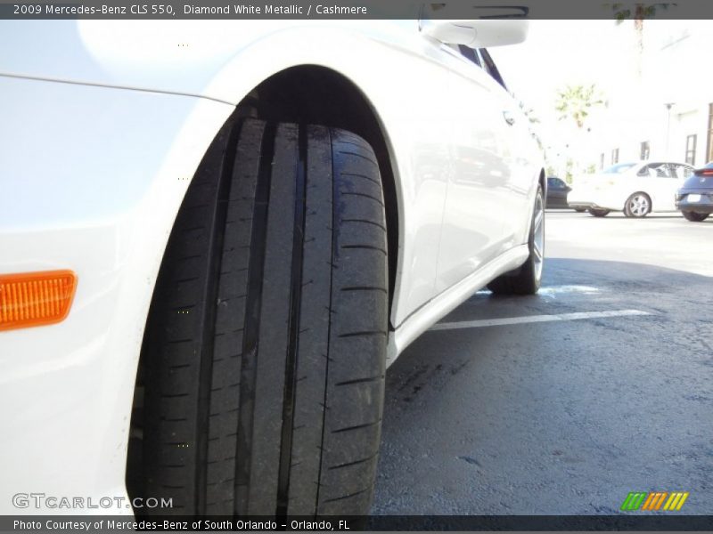 Diamond White Metallic / Cashmere 2009 Mercedes-Benz CLS 550