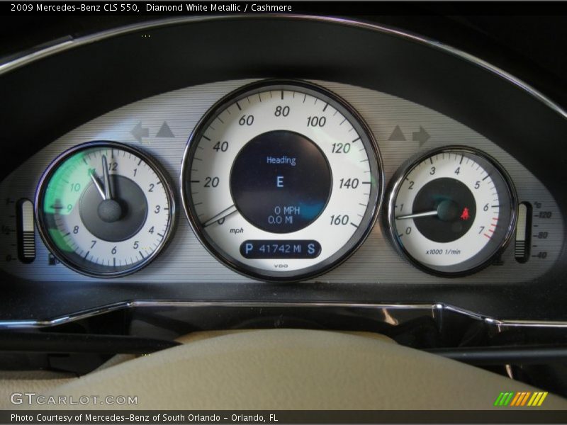 Diamond White Metallic / Cashmere 2009 Mercedes-Benz CLS 550