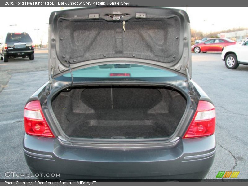 Dark Shadow Grey Metallic / Shale Grey 2005 Ford Five Hundred SE