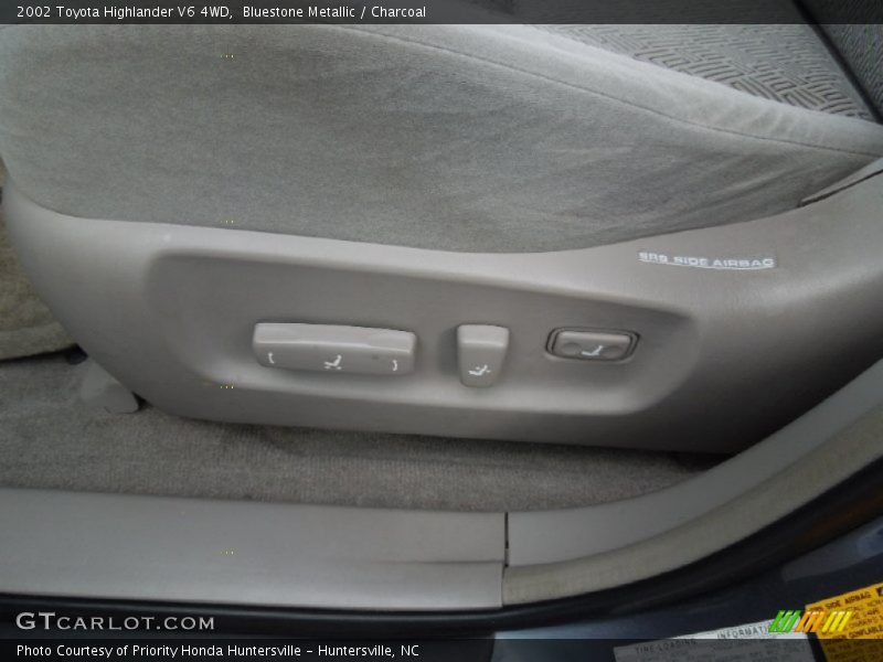 Bluestone Metallic / Charcoal 2002 Toyota Highlander V6 4WD