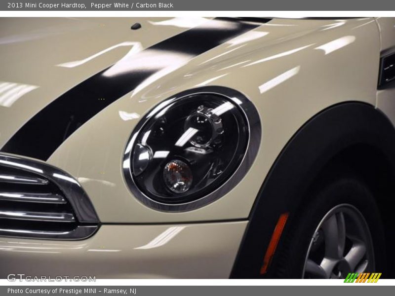 Pepper White / Carbon Black 2013 Mini Cooper Hardtop