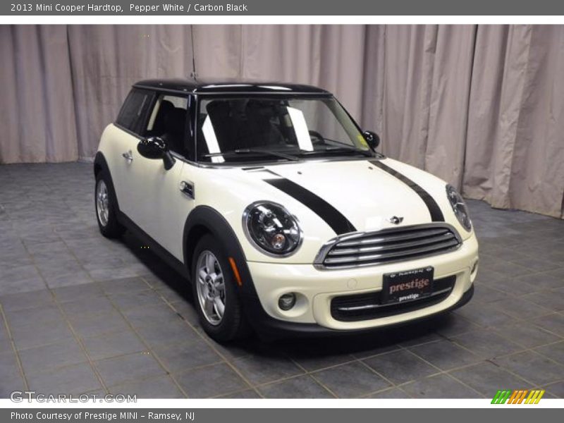 Pepper White / Carbon Black 2013 Mini Cooper Hardtop