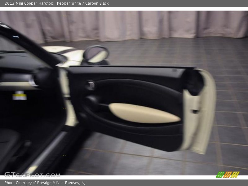 Pepper White / Carbon Black 2013 Mini Cooper Hardtop