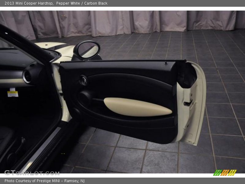 Pepper White / Carbon Black 2013 Mini Cooper Hardtop