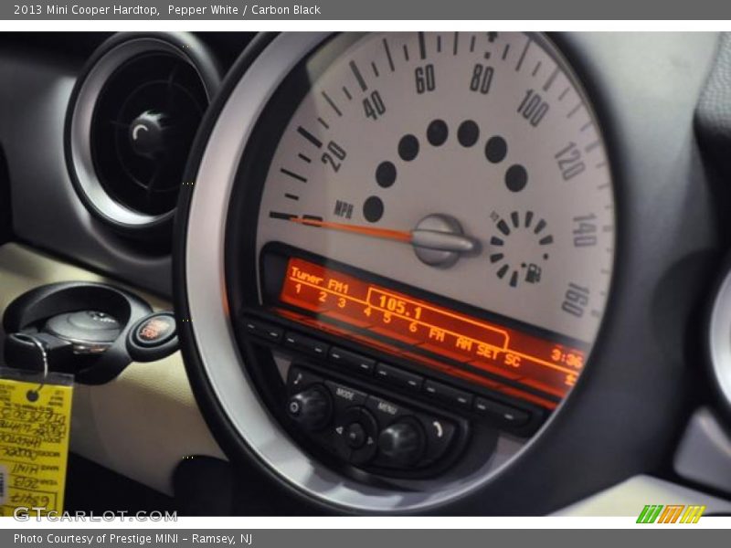 Pepper White / Carbon Black 2013 Mini Cooper Hardtop