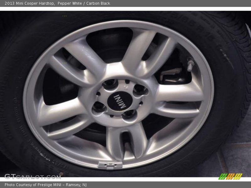 Pepper White / Carbon Black 2013 Mini Cooper Hardtop
