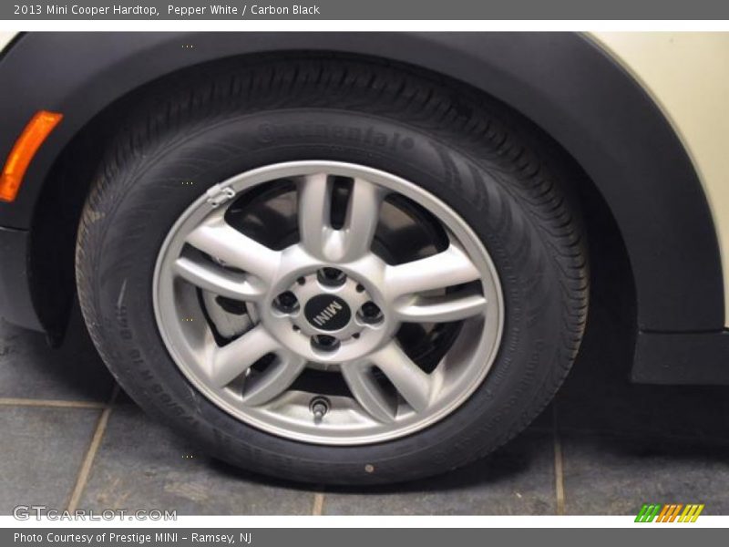 Pepper White / Carbon Black 2013 Mini Cooper Hardtop