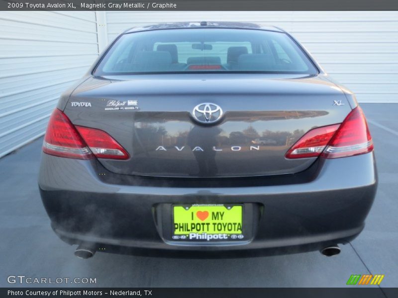 Magnetic Gray Metallic / Graphite 2009 Toyota Avalon XL