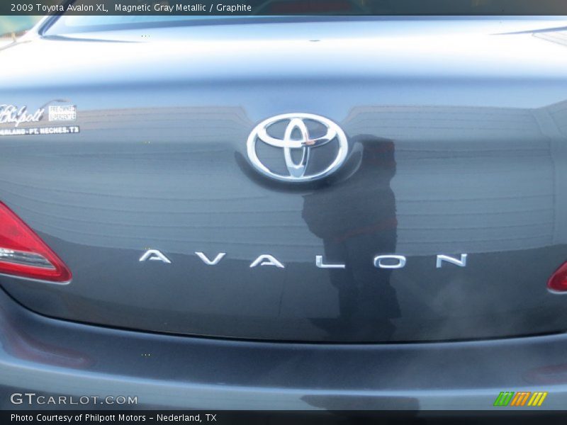 Magnetic Gray Metallic / Graphite 2009 Toyota Avalon XL