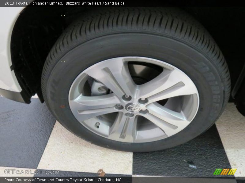 Blizzard White Pearl / Sand Beige 2013 Toyota Highlander Limited